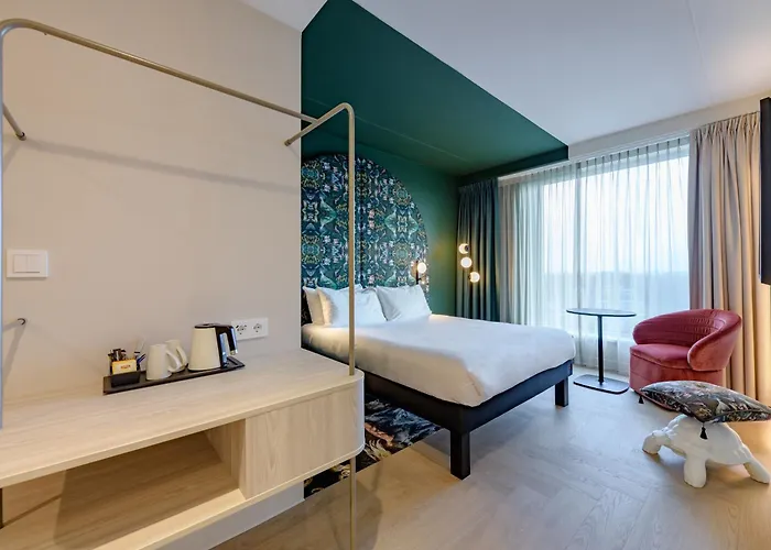Ibis Styles Ahoy Hotel 4*