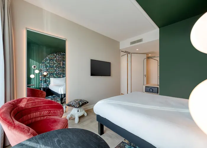 Ibis Styles Ahoy מלון